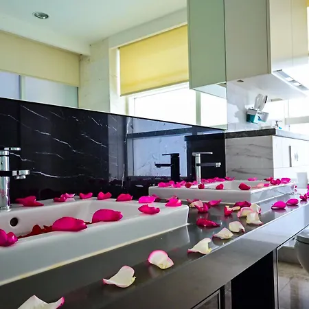 Golden Suites At Platinum Klcc Kuala Lumpur Bagian luar foto